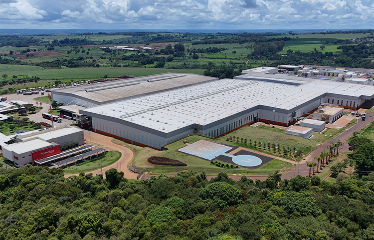 Construcione executa em Uberlândia (MG) a fábrica mais moderna da Coca-Cola no mundo, obra industrial com alto investimento, inovação e sustentabilidade.
