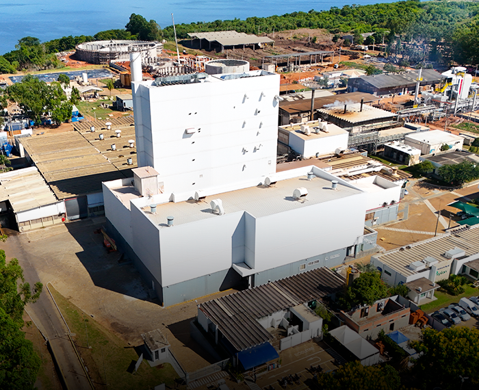 Rousselot | Warehouse e Spray Dryer Tower da Rousselot executados pela Construcione com qualidade e precisão industrial.