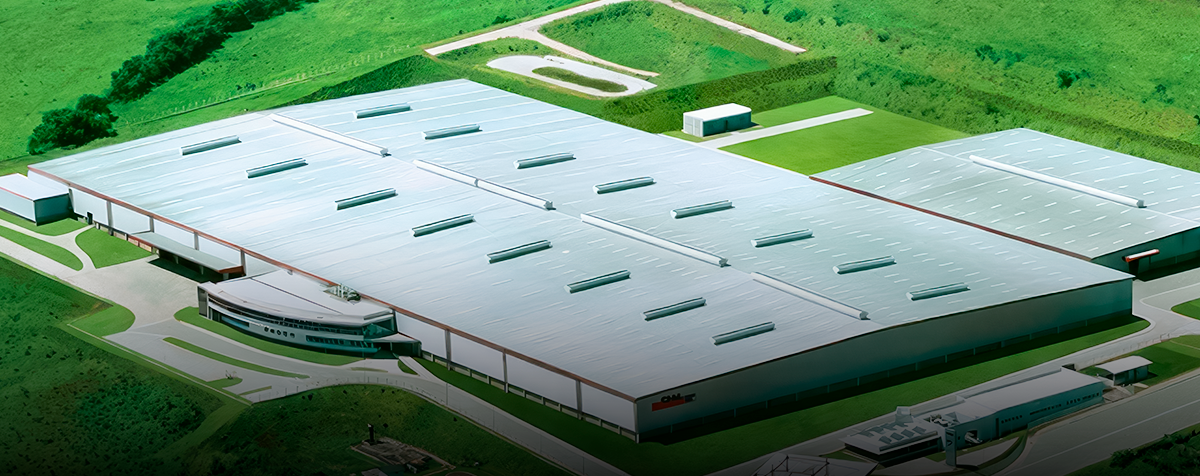 CNH | Centro de distribuição de máquinas da CNH Industrial em Sorocaba/SP, com 55.000 m² de área construída e 45.000 m² de área externa.