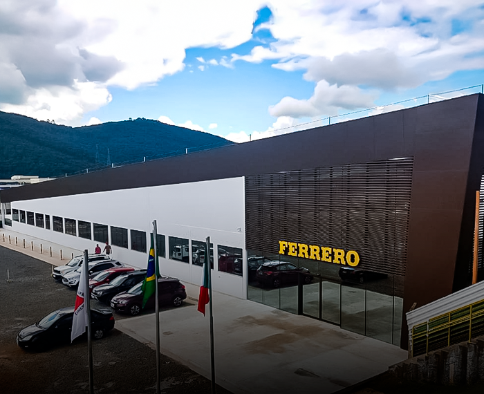 Ferrero | Projeto da Ferrero em Poços de Caldas/MG, incluindo laboratório de microbiologia, prédio administrativo e áreas de apoio.